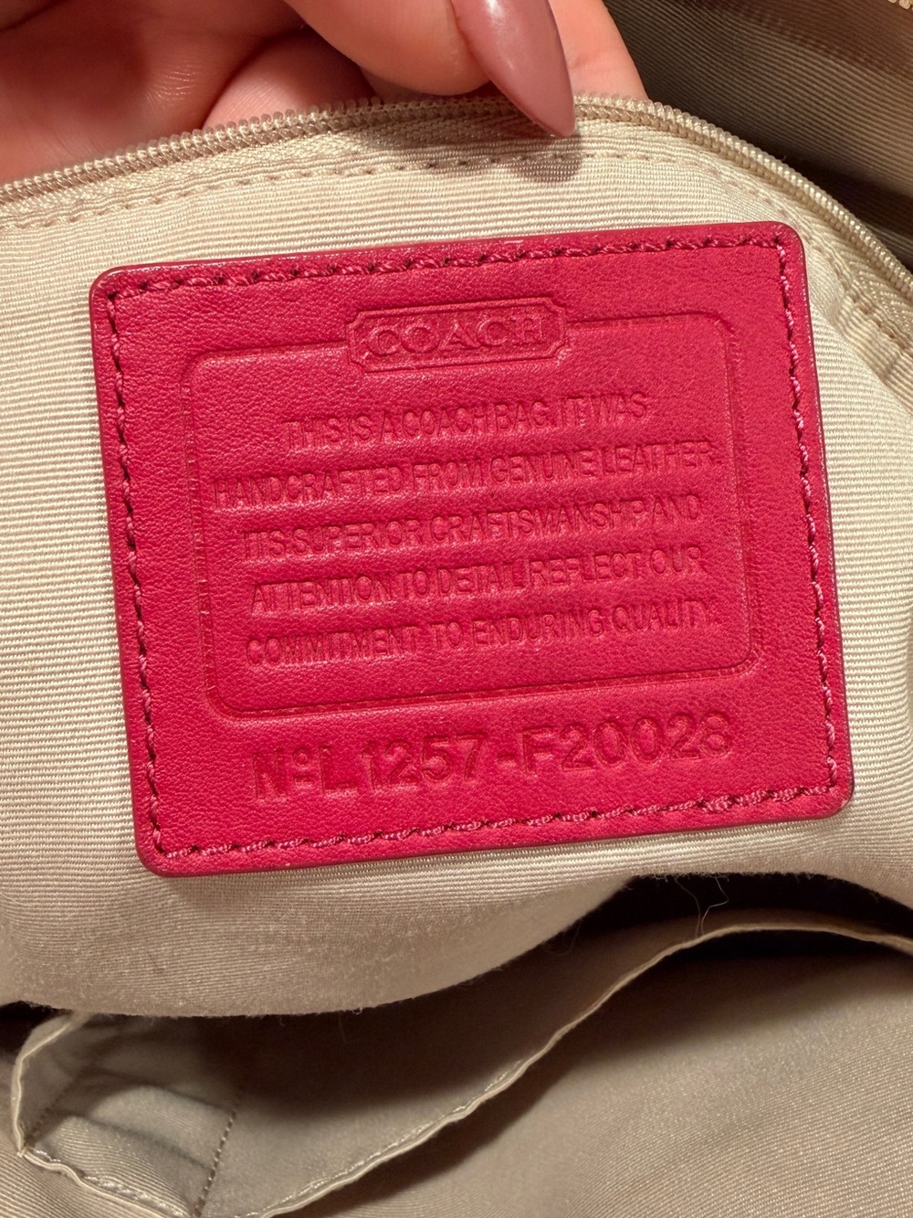 Coach Peyton 2012 Embossed Barbie Pink Patent Leather Crossbody Tote Bag - Picture 4 of 13